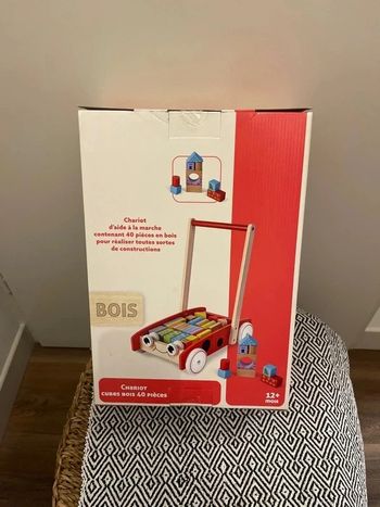WDK Partner -Chariot en bois avec 40 cubes éducatifs - multicolore
