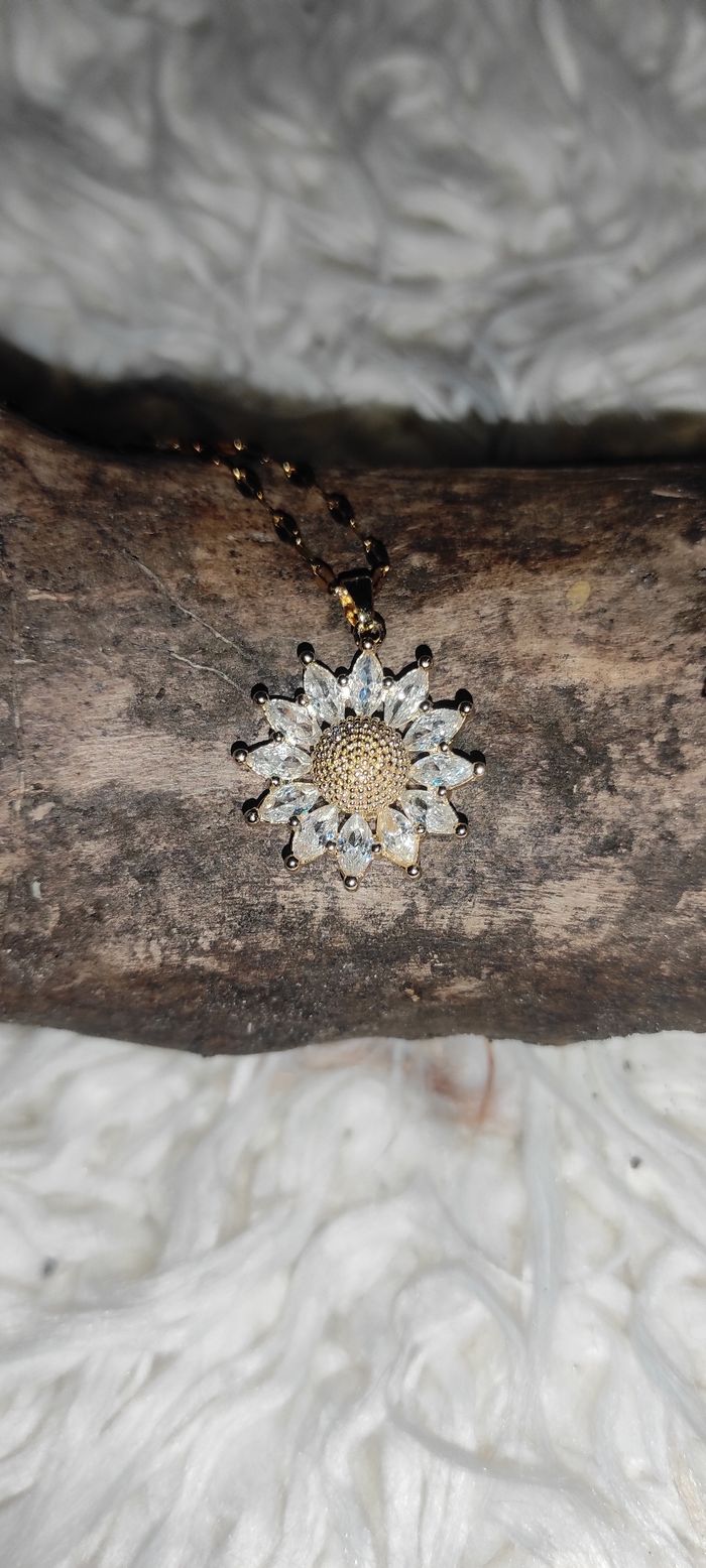 Collier tournesol - photo numéro 3