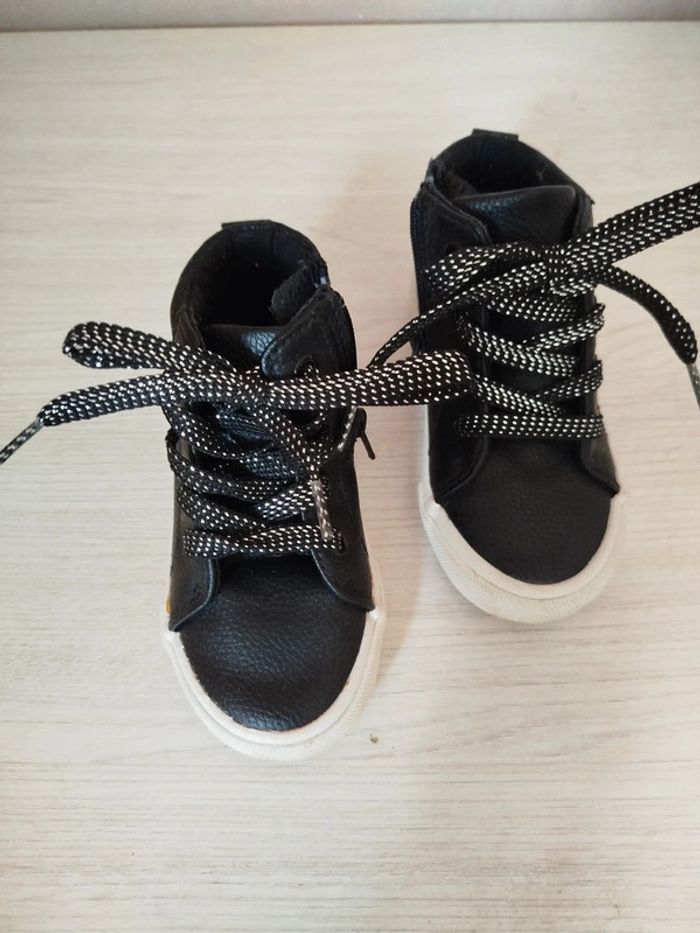 Baskets montantes pointure 23