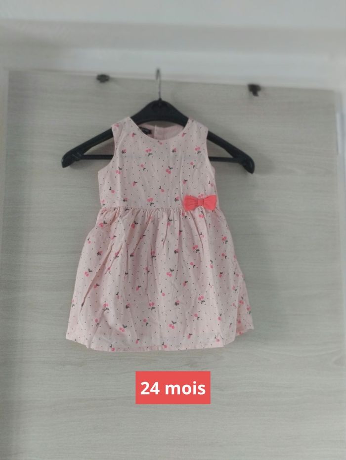 Robe taille 24 mois