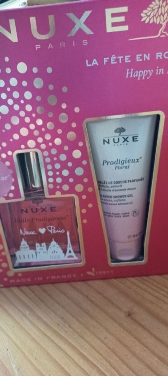 Très beau coffret de beauté nuxe - photo numéro 10