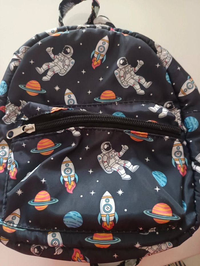 Cartable/sac à dos pour enfants - photo numéro 2