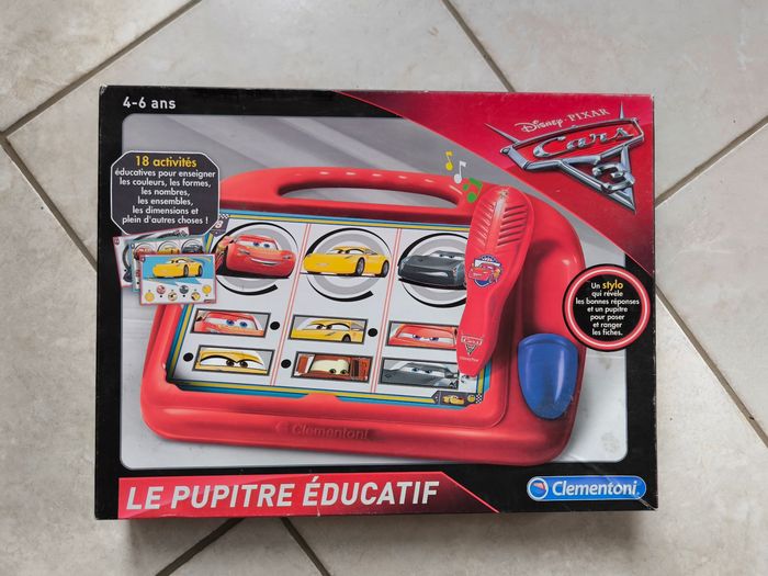 Pupitre éducatif cars