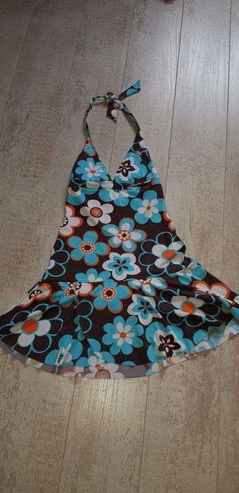 Robe dos nu fleurie