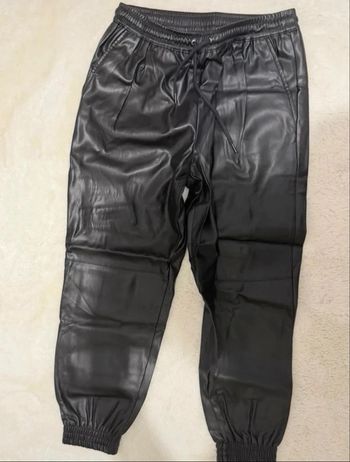 Pantalon cargo noir similicuir Zara T38