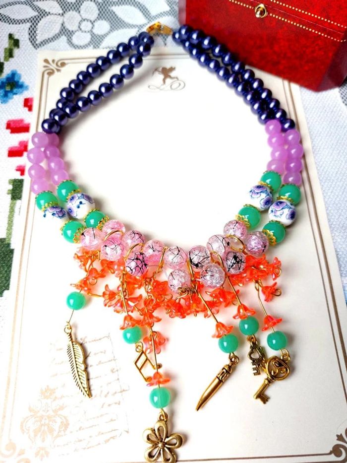 Magnifique collier ras de cou avec breloques - photo numéro 9