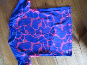 T-shirt de sport bleu et rose decathlon 10-11 ans