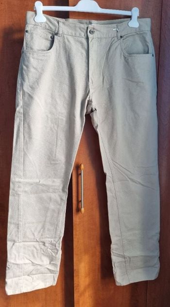 Jeans crème taille 48 (regular)