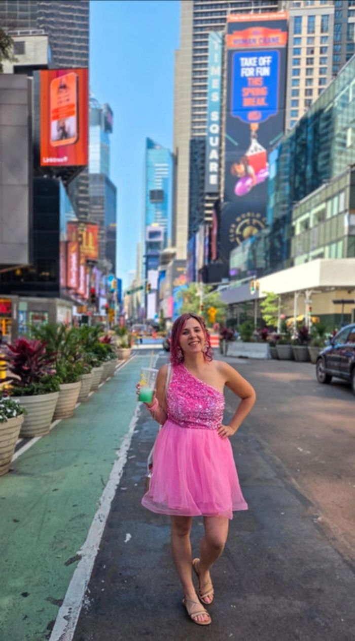 Robe rose à jupons et sequins - photo numéro 2