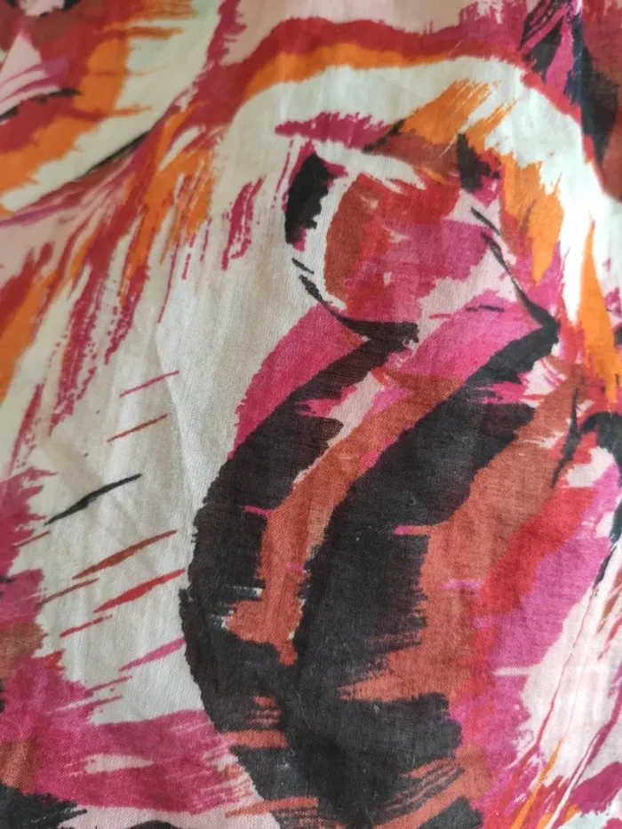 Très joli débardeur tissu léger évasé aux couleurs estivales - photo numéro 8
