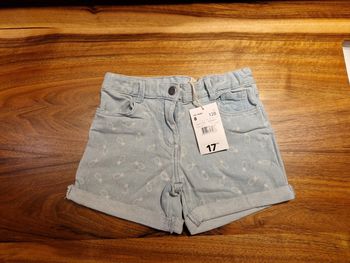 Short DPAM fille 8 ans neuf