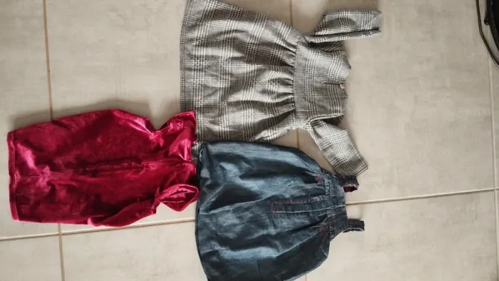 Lot de 3 robes bebe fille 18 mois - photo numéro 2