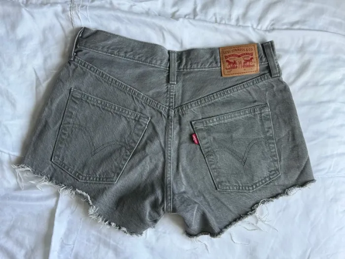 Short en jean gris Levi’s - photo numéro 2