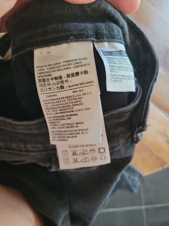 Jeans Levis 712 A donner - photo numéro 3