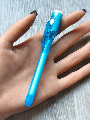 Stylo bleu magique invisible