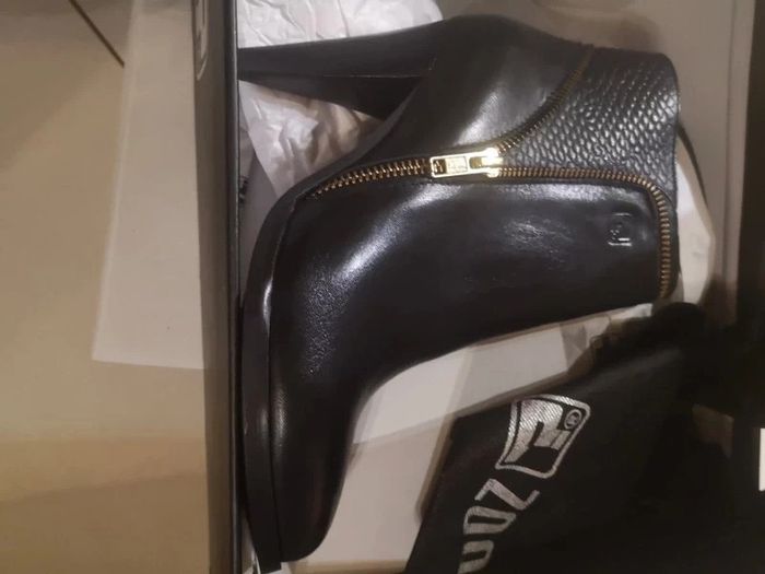 Bottines neuves pointure 36 noire - photo numéro 3