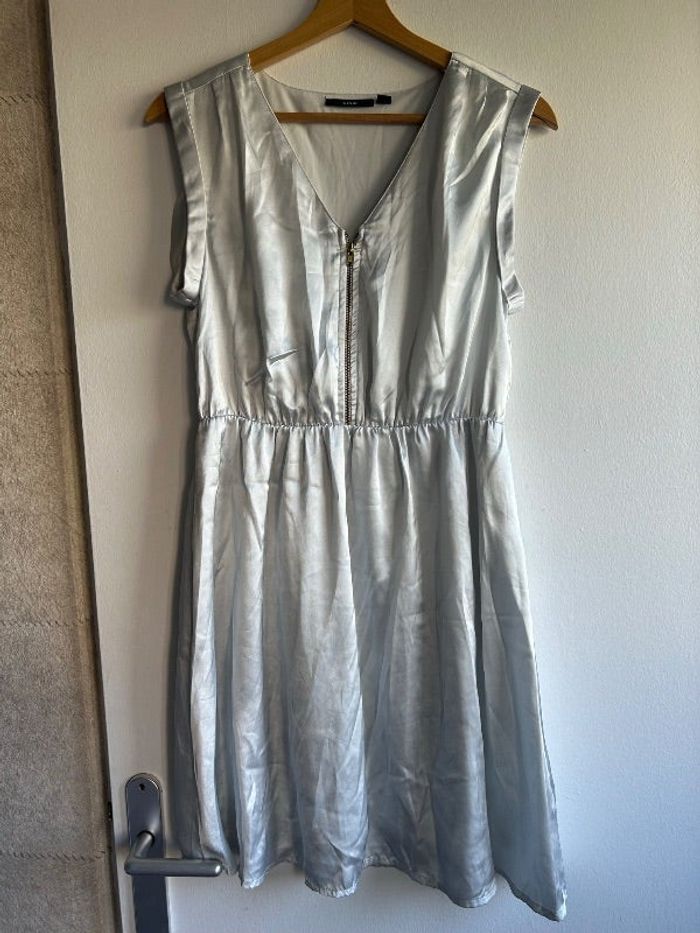 Robe satinée