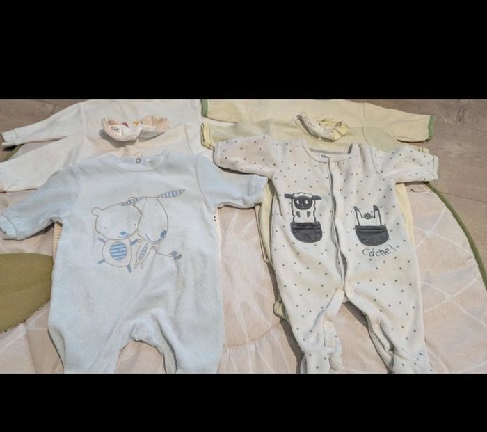 Lot 12 pyjamas 1 mois - photo numéro 6