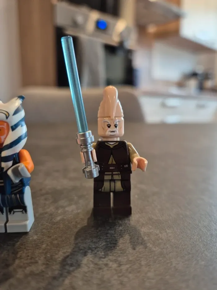 Figurines lego Jedi Obiwan Ashoka et Ki-Adi-Mundi star wars - photo numéro 4