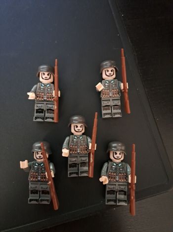 5 Soldats Allemands 1 type Lego