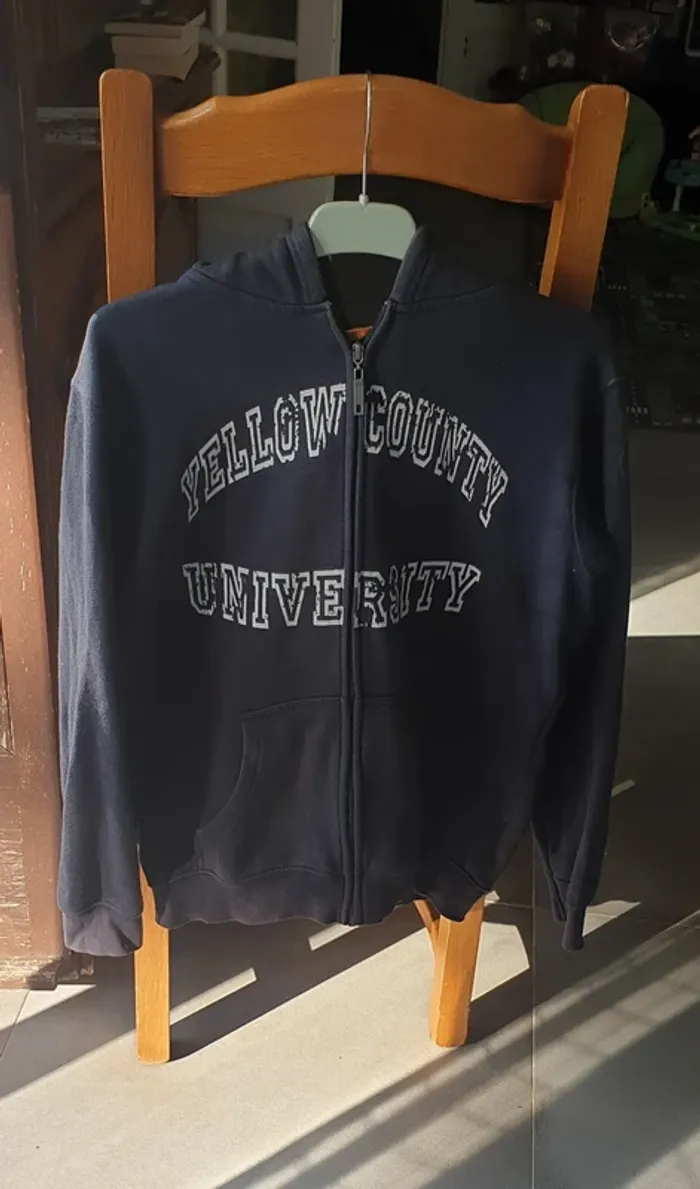 Veste zippée avec capuche