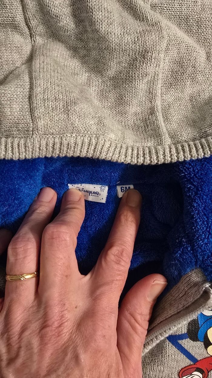 NEUF  (non porté)🏷 😍🤩💙sublime  veste /gilet epais et intérieur polaire disneylandparis 6  mois garçon 💙😍🤩 - photo numéro 4