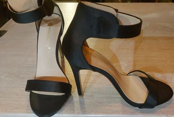 Escarpin noir en satin T38 talon 12 cm