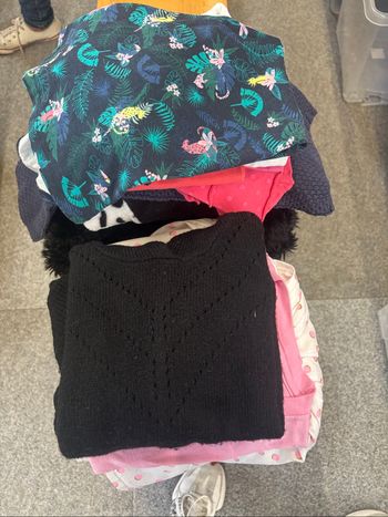 Lot de vêtements fille 3/4 ans