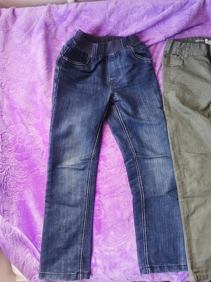 Lot 2 jeans et 1 bas de survêtement 7/8ans - photo numéro 2