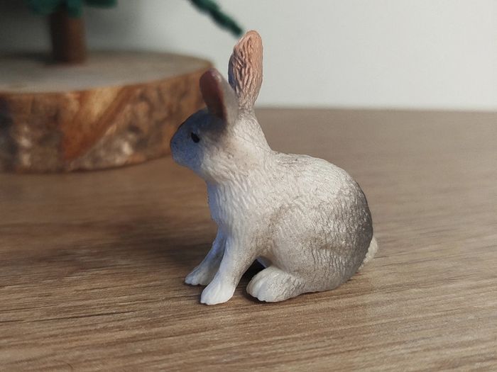 Figurine lapin gris et blanc Animal de la ferme - photo numéro 3
