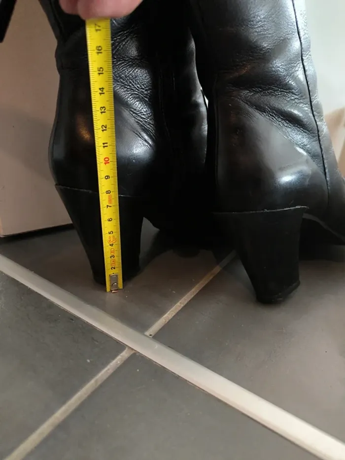 Bottes hautes à talons noires. Pointure 39. - photo numéro 4