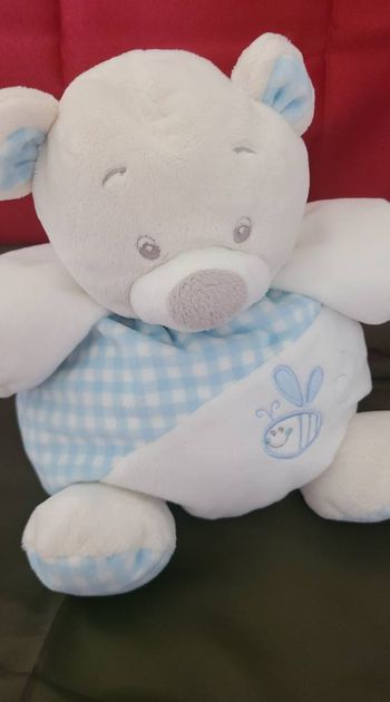 Peluche Doudou Ours blanc bleu Abeille Gipsy 26 cm