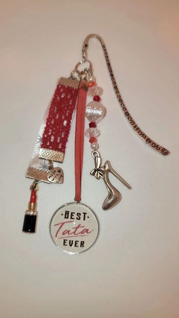 Cadeau tata, bijoux de sac ou marque page " Best tata ever"