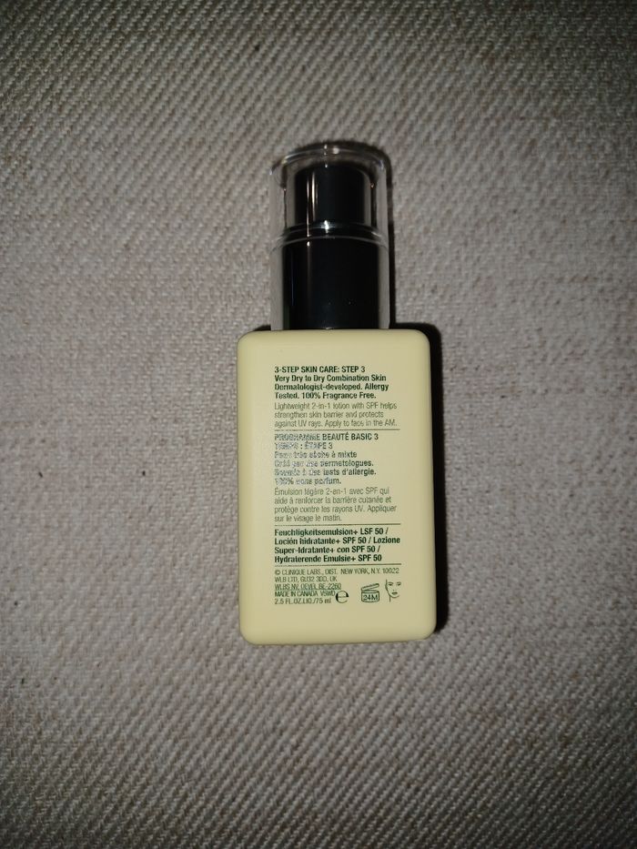 Émulsion hydratante tellement différente SPF50 Clinique - photo numéro 7
