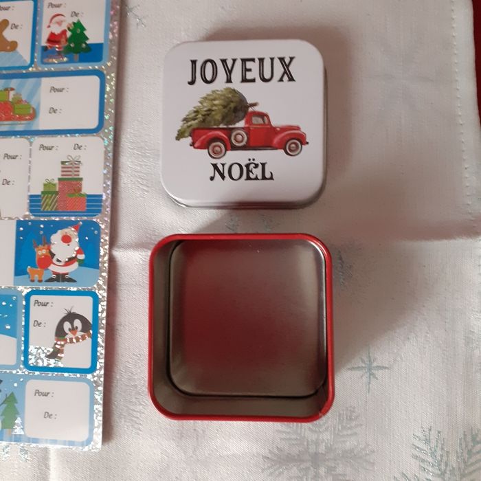Noël: Boîte métal +80 étiquettes adhésives - photo numéro 5