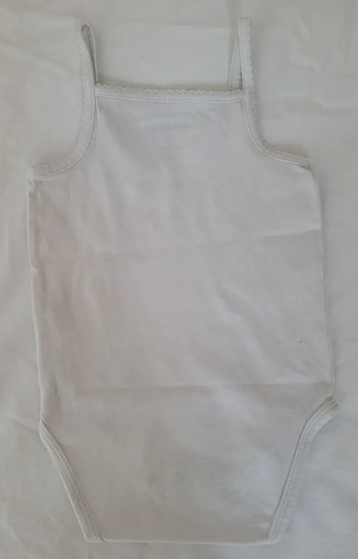 Lot 2 bodies 6 mois - photo numéro 3