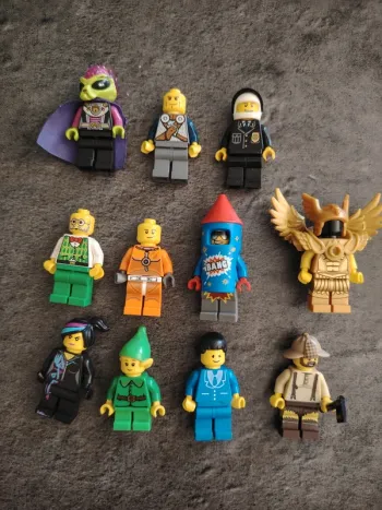 Lot figurines lego diverses incomplètes