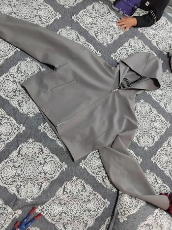 Veste courte à capuche
