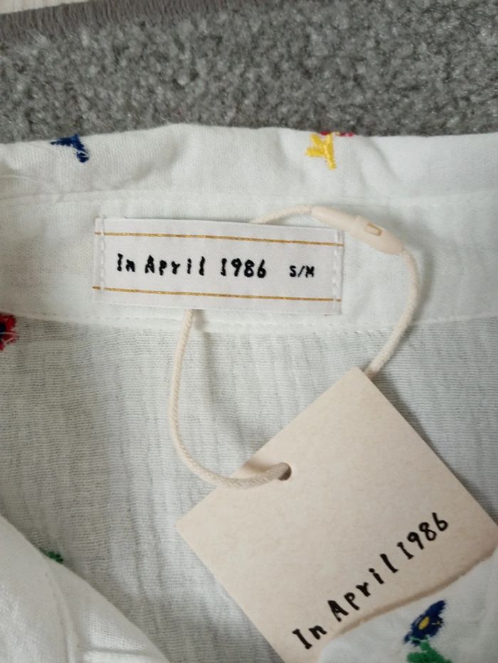 In April 1986. Blouse en gaze de coton - photo numéro 5