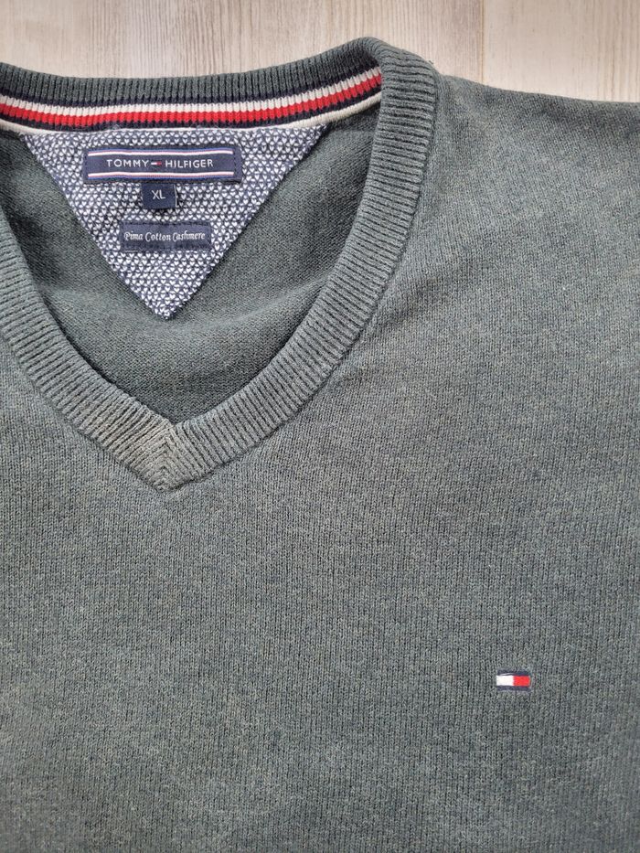 Pull vert foncé Tommy Hilfiger – col V – coton/cachemire – taille XL – excellent état - photo numéro 2