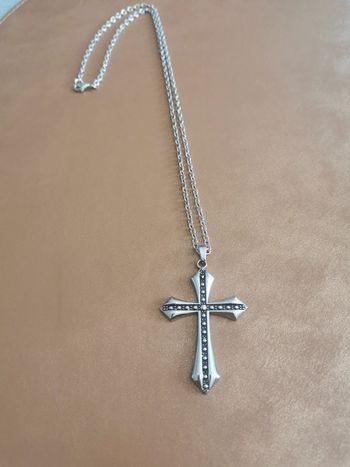 Collier et pendentif croix chevalier templier