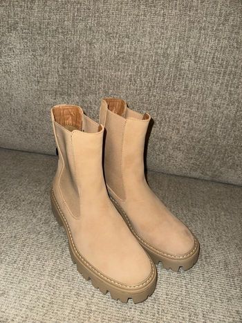 Bottines Chelsea beige ONLY en (nubuck)– semelle épaisse – taille 37 