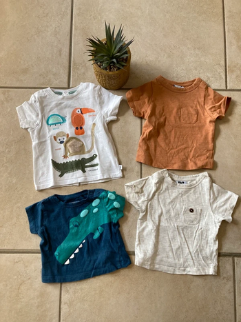 Lot de 4 t-shirts manches courtes taille 3 mois