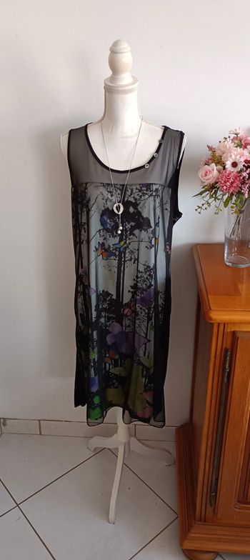 Jolie robe voile et imprimé fleuri
