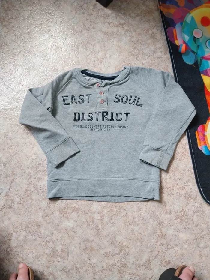 Pull 8ans ritchie