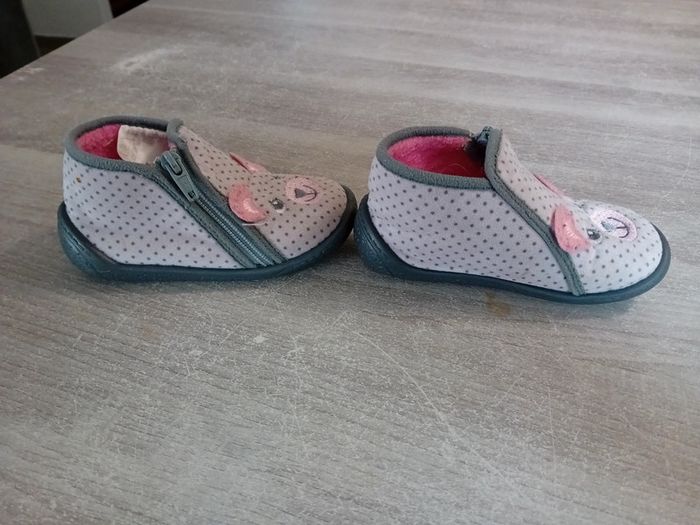 Chausson fille taille 22 - photo numéro 2