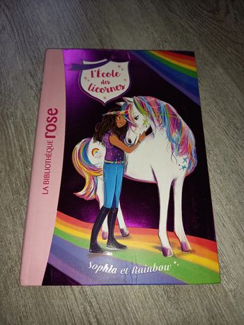 livre l'école des licornes : sophia et rainbow tome 1