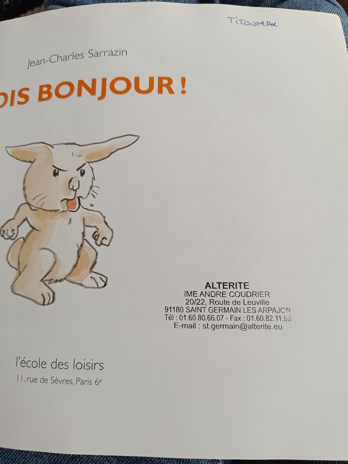 Livre dis bonjour ! - photo numéro 3