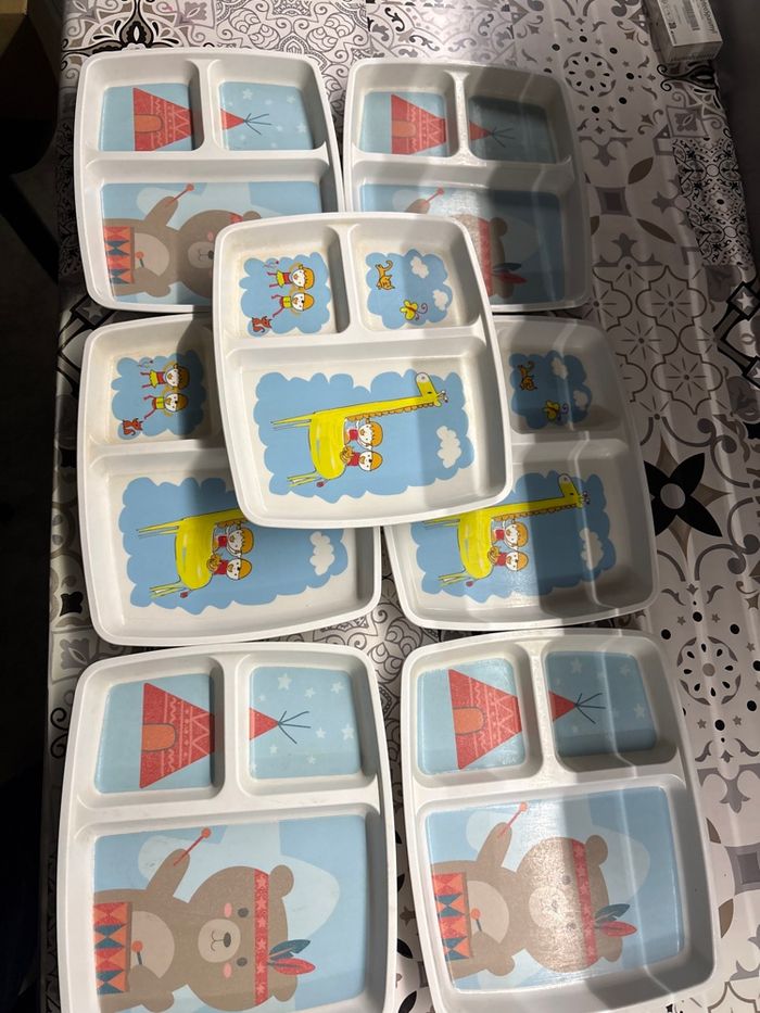 Lots de 7 assiettes  enfant