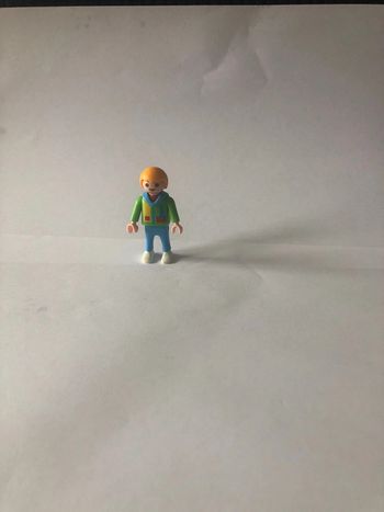 Figurine playmobil enfant